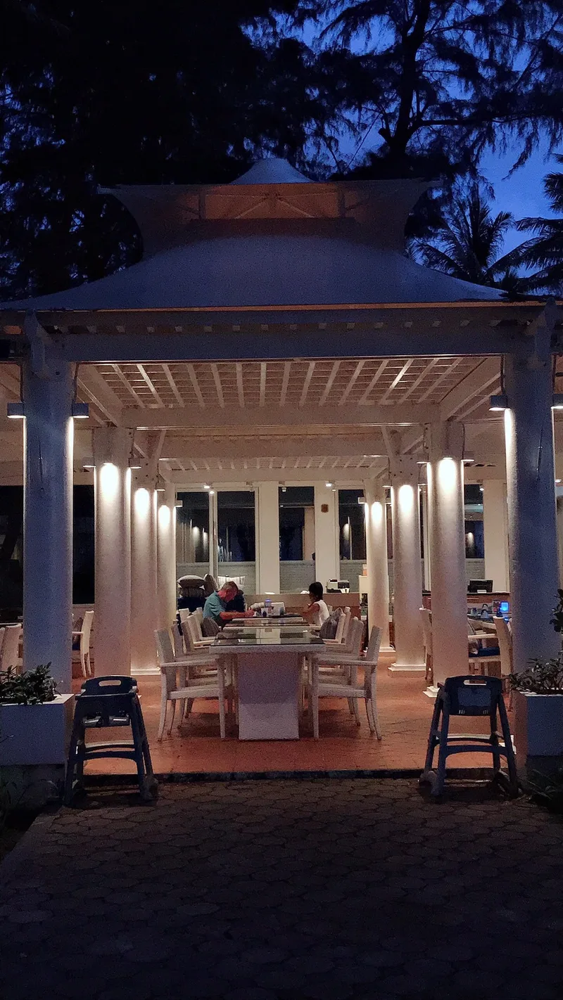 งานออกแบบแสงสว่าง Dusit Thani Laguna Phuket โดย CKS Light Plus